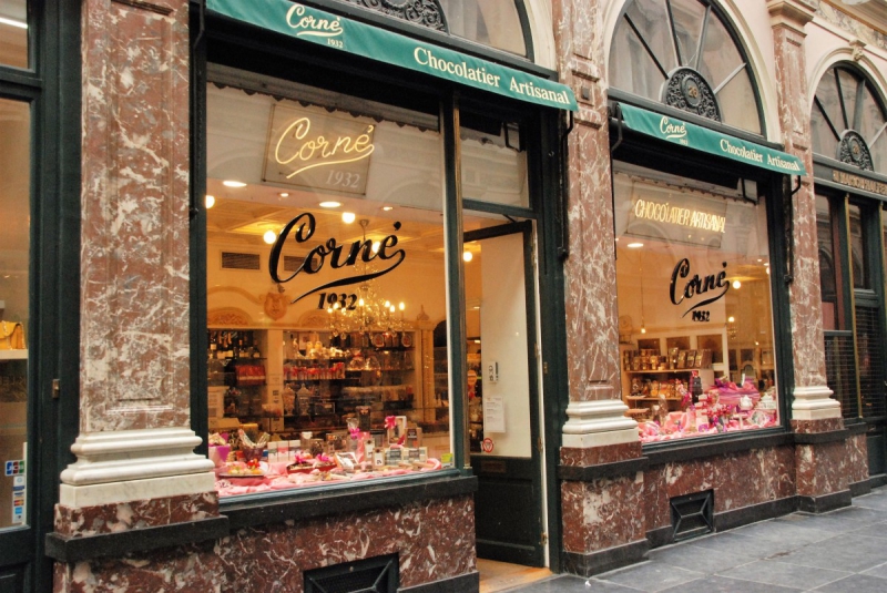 patisserie-ISOLA-min_chocolate_chocolaterie_shop_luxury_chic_gallery_brussels_belgium-558146